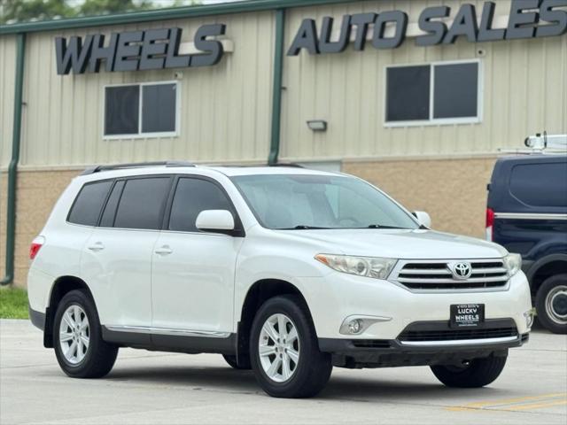 used 2013 Toyota Highlander car, priced at $20,495