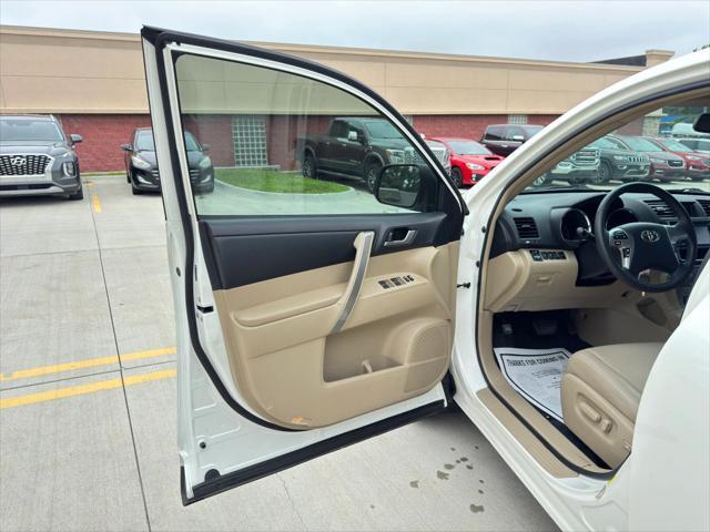 used 2013 Toyota Highlander car, priced at $20,495