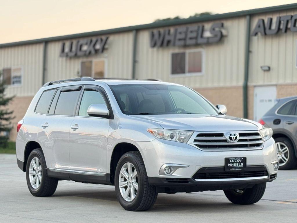 used 2012 Toyota Highlander car, priced at $15,950
