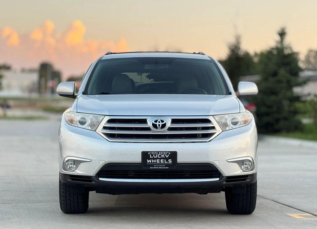 used 2012 Toyota Highlander car, priced at $15,950