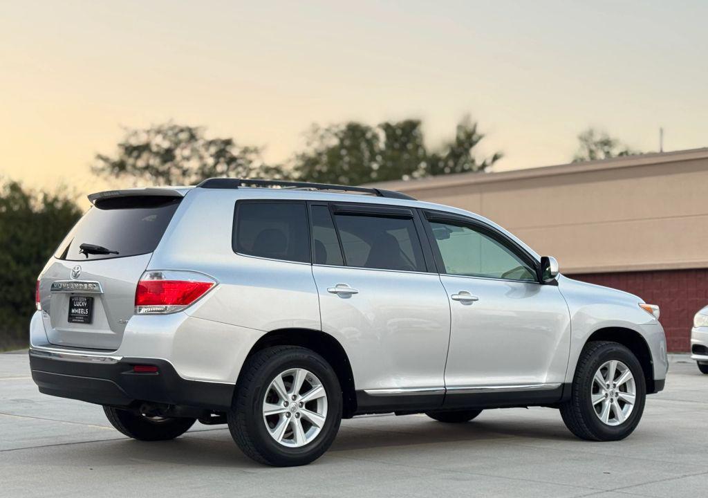 used 2012 Toyota Highlander car, priced at $15,950