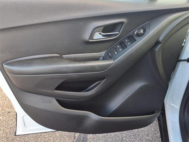used 2022 Chevrolet Trax car, priced at $20,559