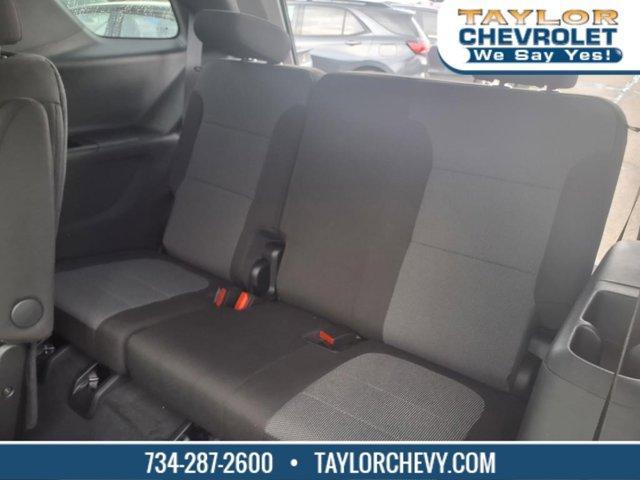 used 2023 Chevrolet Traverse car, priced at $31,595