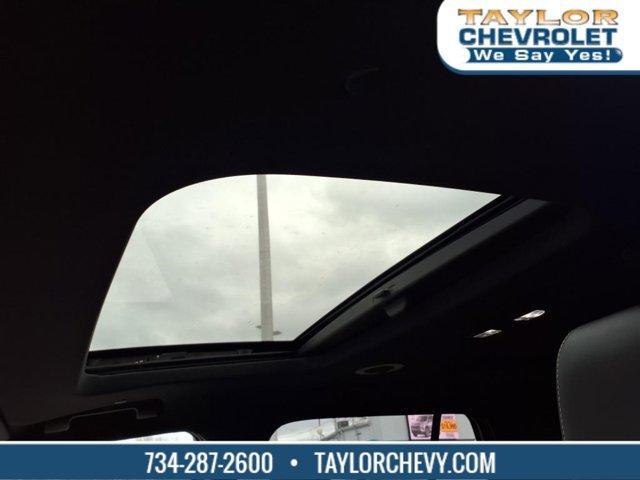 used 2022 Chevrolet Traverse car, priced at $37,995