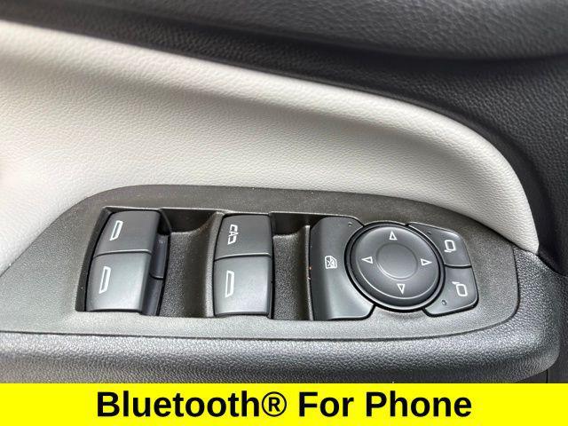 used 2022 Chevrolet Equinox car, priced at $19,958