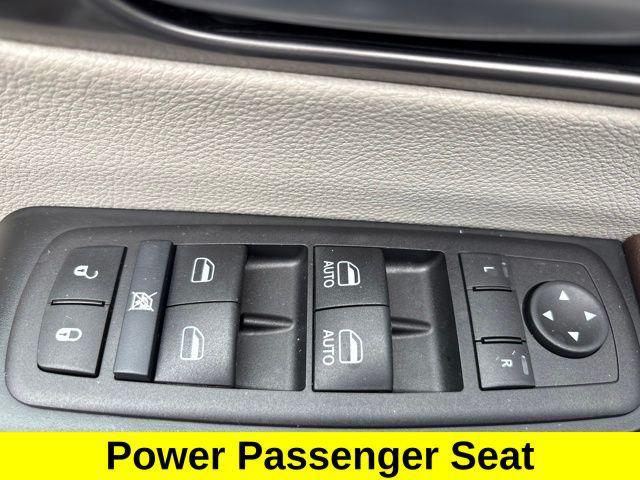 used 2018 Chrysler Pacifica car, priced at $12,103