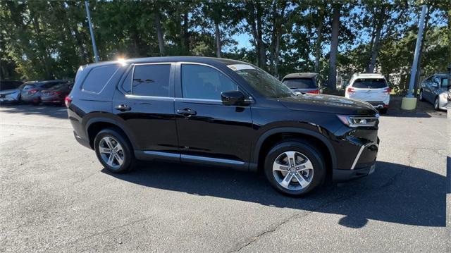 new 2025 Honda Pilot car, priced at $45,990