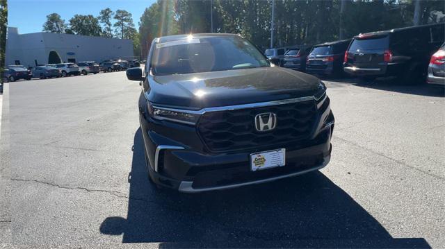 new 2025 Honda Pilot car, priced at $45,990