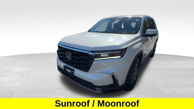 used 2025 Honda Pilot car, priced at $42,197