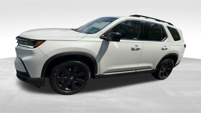 new 2025 Honda Pilot car, priced at $56,485