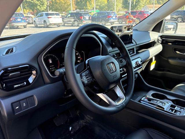 new 2025 Honda Pilot car, priced at $44,916
