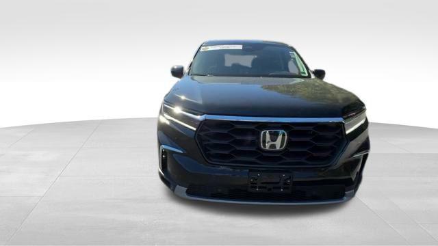 new 2025 Honda Pilot car, priced at $44,916