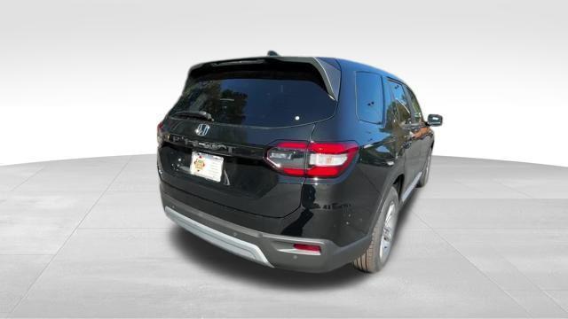 new 2025 Honda Pilot car, priced at $44,916