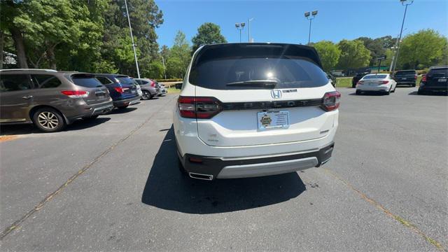new 2025 Honda Pilot car, priced at $52,235