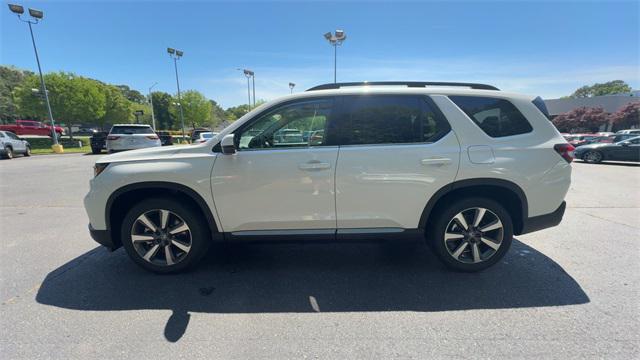 new 2025 Honda Pilot car, priced at $52,235