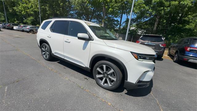new 2025 Honda Pilot car, priced at $52,235