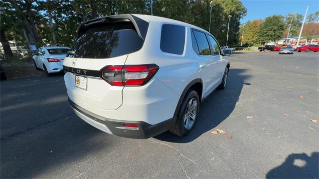 new 2025 Honda Pilot car, priced at $47,450