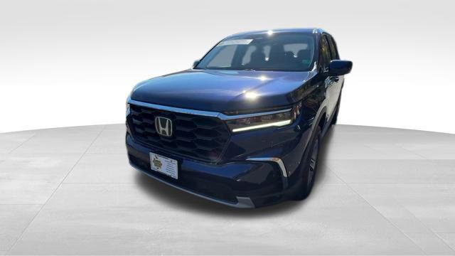 new 2025 Honda Pilot car, priced at $44,995