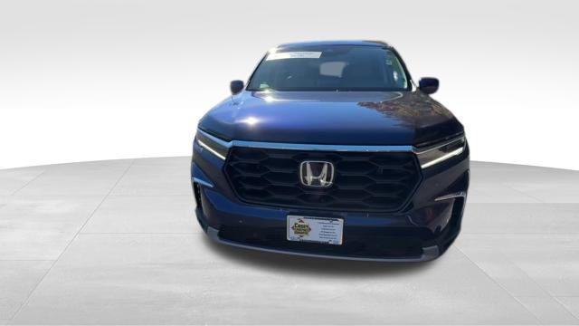 new 2025 Honda Pilot car, priced at $44,995