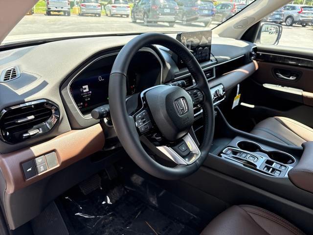 new 2025 Honda Pilot car, priced at $54,985