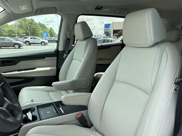 new 2025 Honda Odyssey car, priced at $43,670