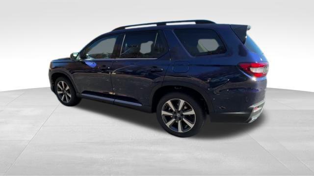new 2025 Honda Pilot car, priced at $53,075