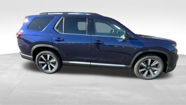 new 2025 Honda Pilot car, priced at $53,075