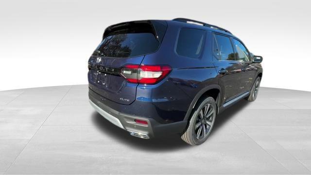 new 2025 Honda Pilot car, priced at $53,075
