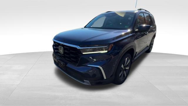 new 2025 Honda Pilot car, priced at $53,075