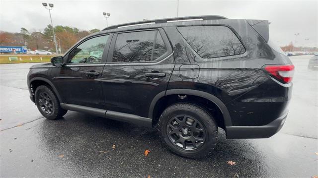 new 2025 Honda Pilot car, priced at $50,795