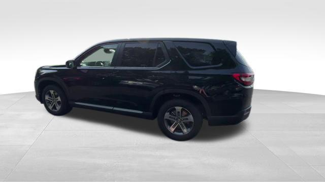 new 2025 Honda Pilot car, priced at $47,800