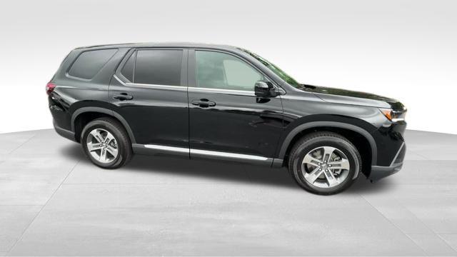 new 2025 Honda Pilot car, priced at $48,530