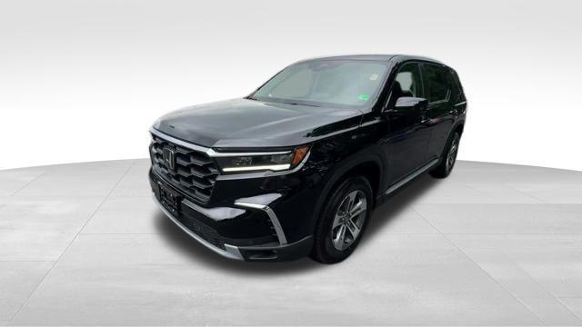 new 2025 Honda Pilot car, priced at $48,530