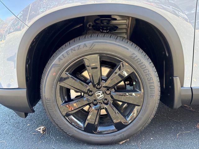 new 2025 Honda Pilot car, priced at $55,030