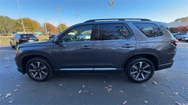 new 2025 Honda Pilot car, priced at $50,995