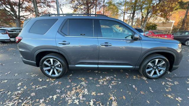 new 2025 Honda Pilot car, priced at $50,995