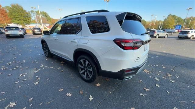 new 2025 Honda Pilot car, priced at $51,450