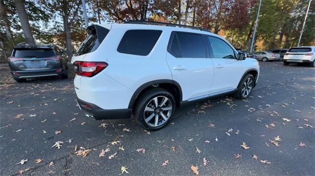 new 2025 Honda Pilot car, priced at $51,450