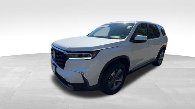 new 2025 Honda Pilot car, priced at $42,825