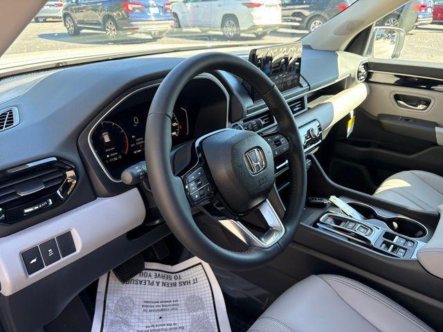 new 2025 Honda Pilot car, priced at $42,825