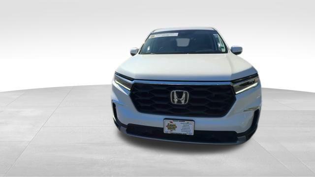new 2025 Honda Pilot car, priced at $42,825