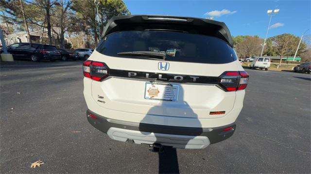 new 2025 Honda Pilot car, priced at $51,555