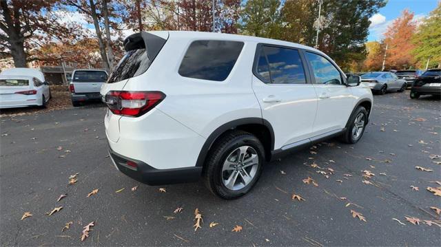 new 2025 Honda Pilot car, priced at $45,350