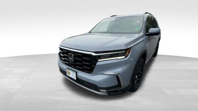 new 2025 Honda Pilot car, priced at $49,814