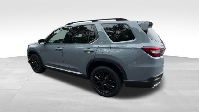 new 2025 Honda Pilot car, priced at $49,814