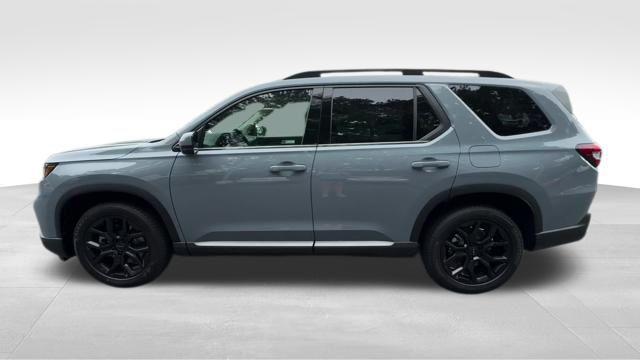 new 2025 Honda Pilot car, priced at $49,814