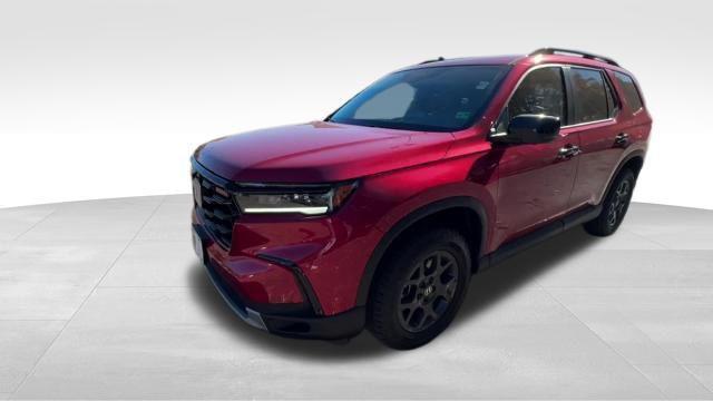 new 2025 Honda Pilot car, priced at $51,350