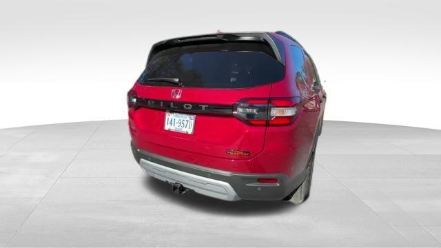 new 2025 Honda Pilot car, priced at $51,350