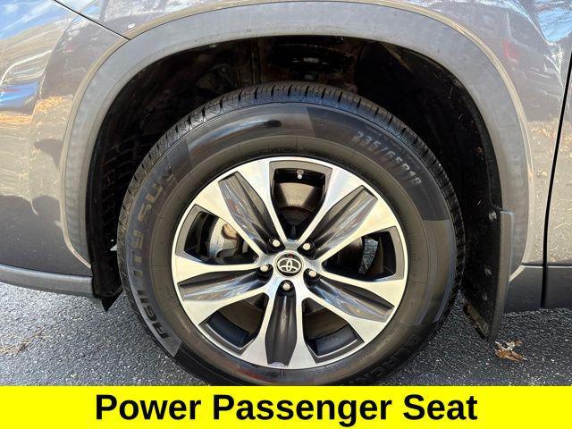 used 2021 Toyota Highlander Hybrid car, priced at $33,735