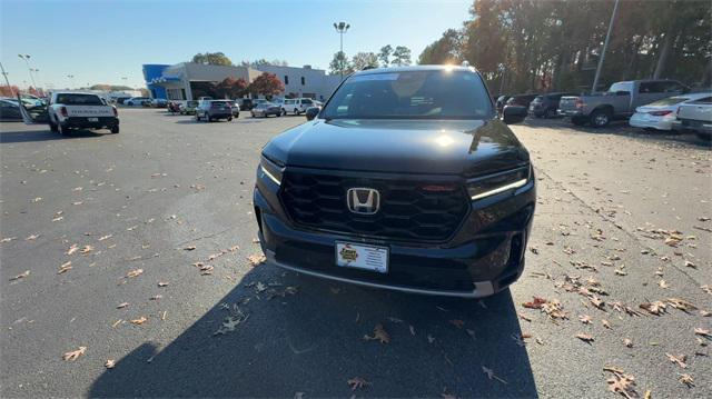 new 2025 Honda Pilot car, priced at $50,795